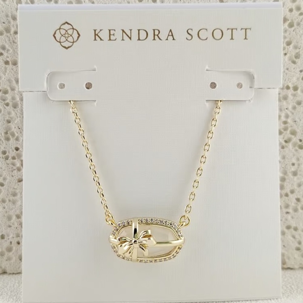 Kendra Scott Elisa Bow Gold Short Pendant Necklace
